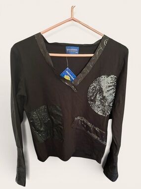 Unique and rare Black Long-Sleeve V-Neck Top with Silver Print